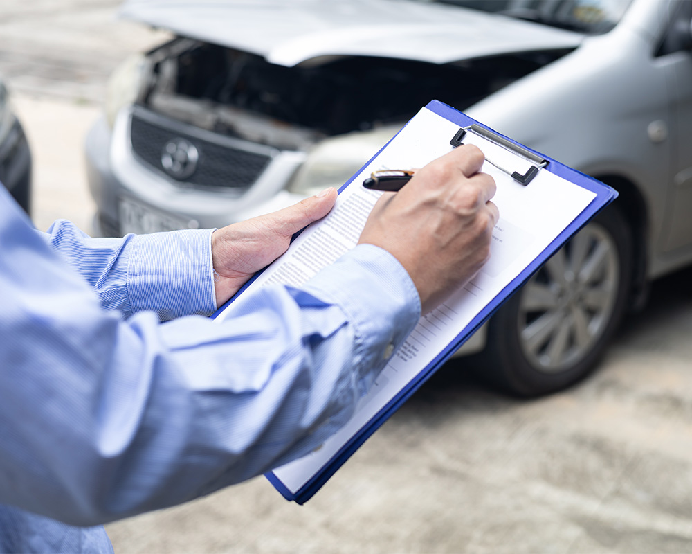Insurance claim specialists helping with collision repair in Sun Valley, CA